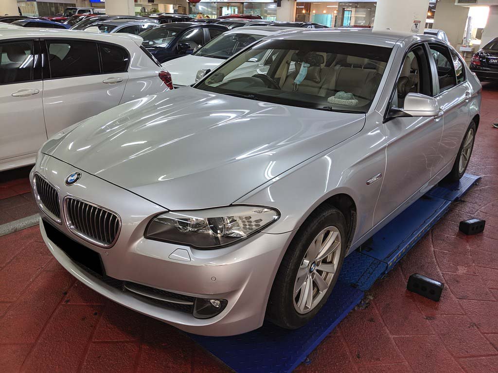 BMW 520I 2.0L AT D/AB 2WD 4DR GAS/D NAV