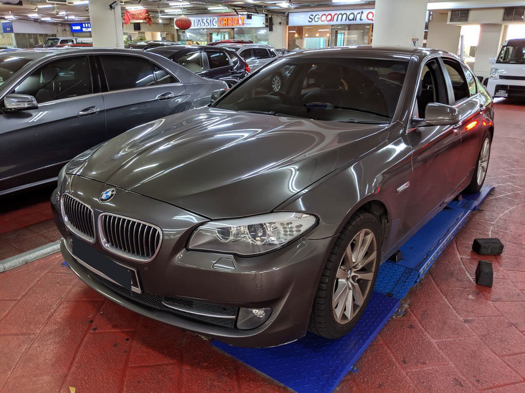 BMW 528i 2.0l At D/ab 2wd 4dr Gas/d Nav