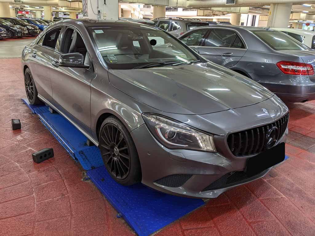 Mercedes Benz CLA 200 (R18 Sunroof)