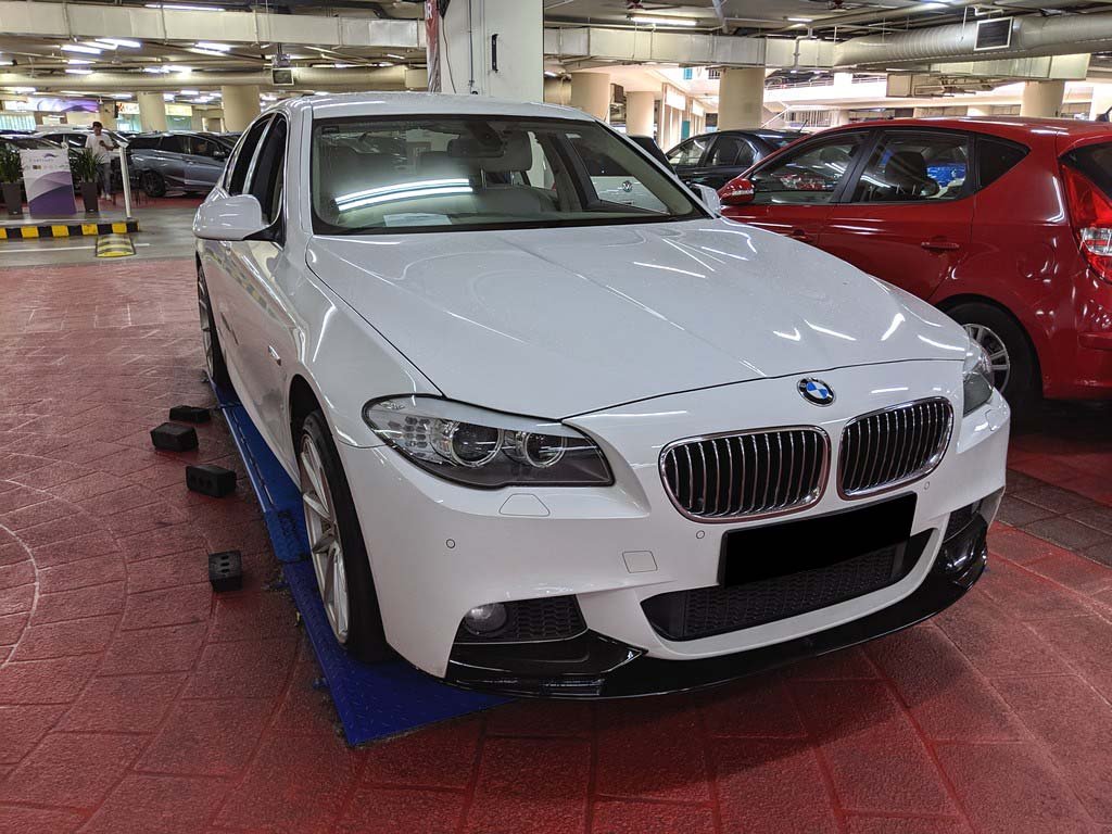 BMW 520I 2.0L AT D/AB 2WD 4DR Gas/D NAV (COE Till 10/2031)