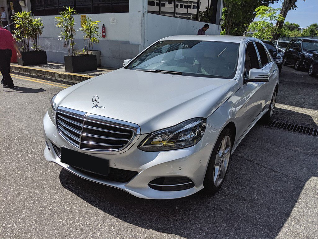 Mercedes Benz E 250 Sedan (r17)