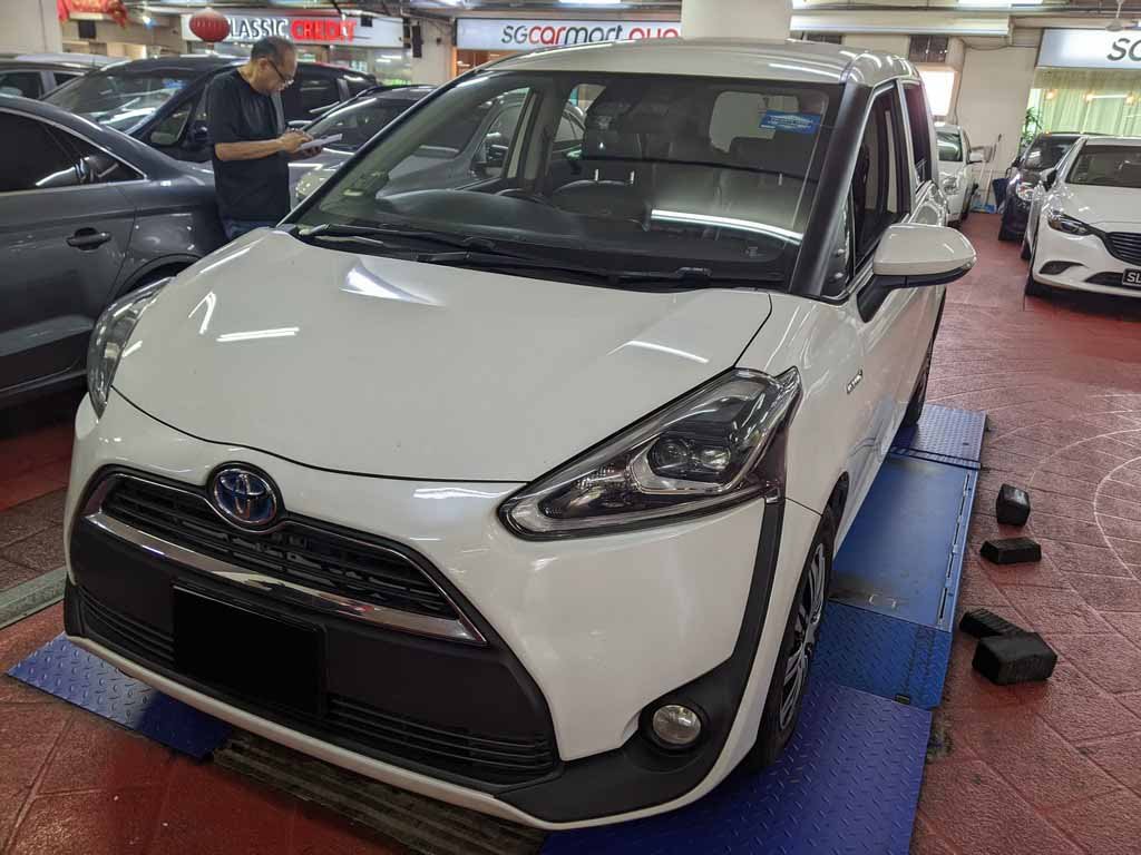 Toyota Sienta Hybrid 1.5g Cvt (Hybrid)