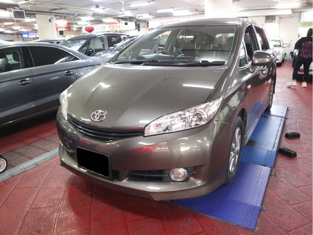 Toyota Wish 2.0 Auto (COE Till 11/2024)