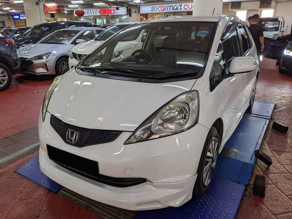 Honda Fit 1.3G A (COE Till 01/2024)