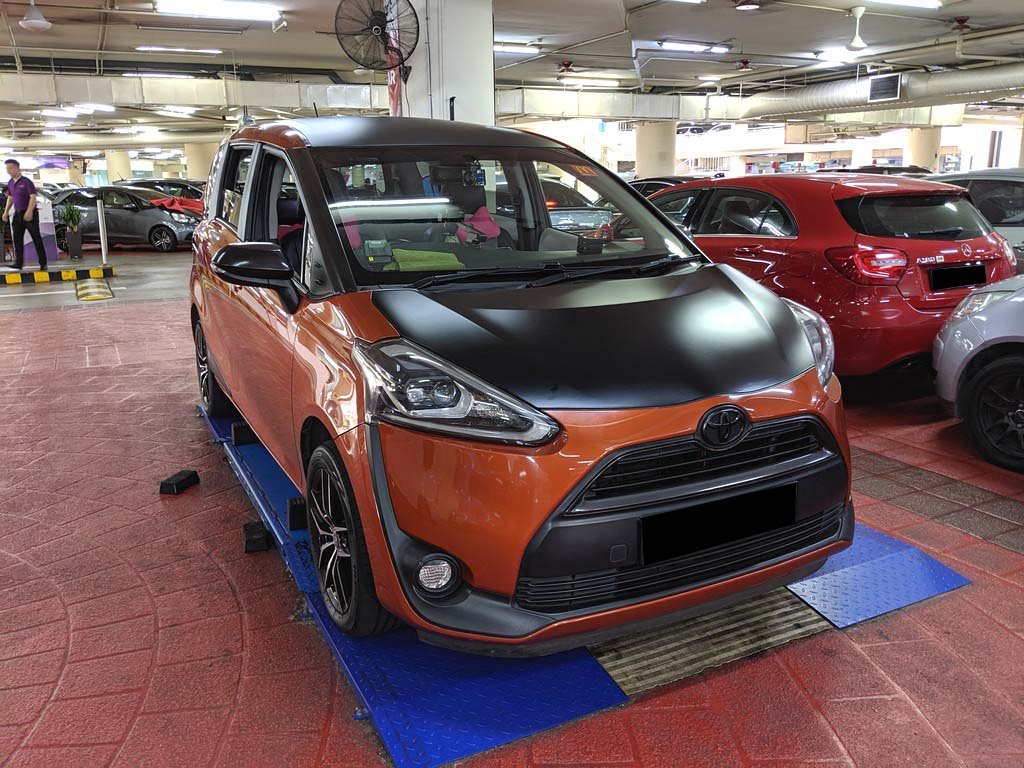 Toyota Sienta 1.5 CVT Elegance (Hybrid)