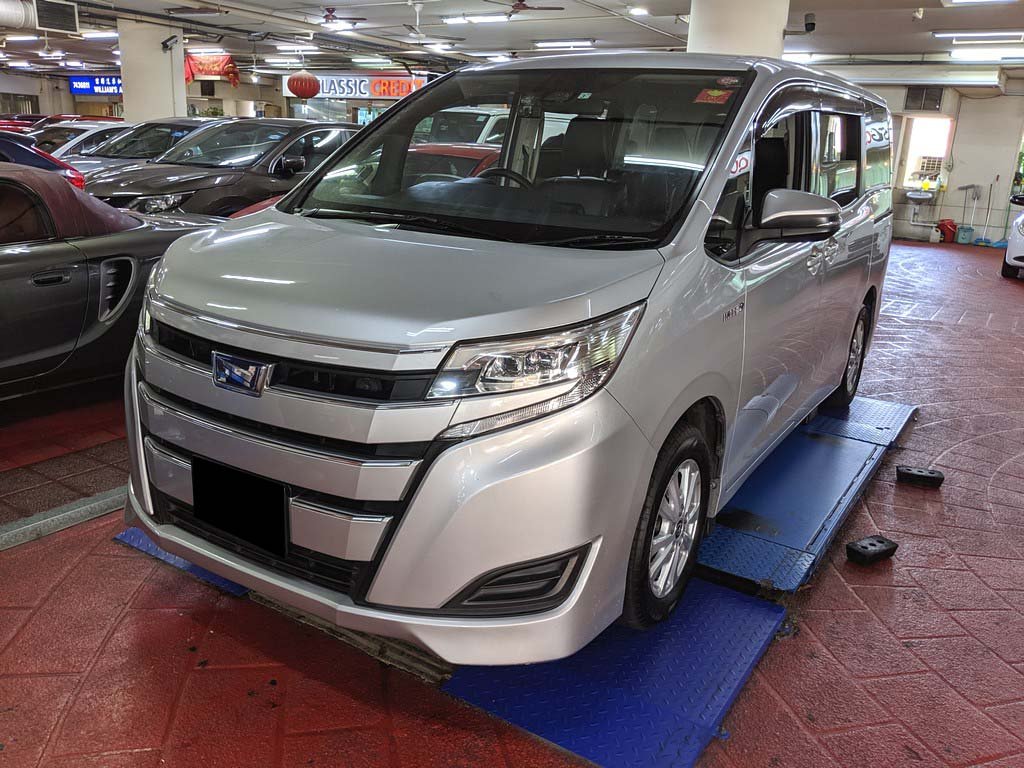 Toyota Noah 1.8X CVT (Hybrid)