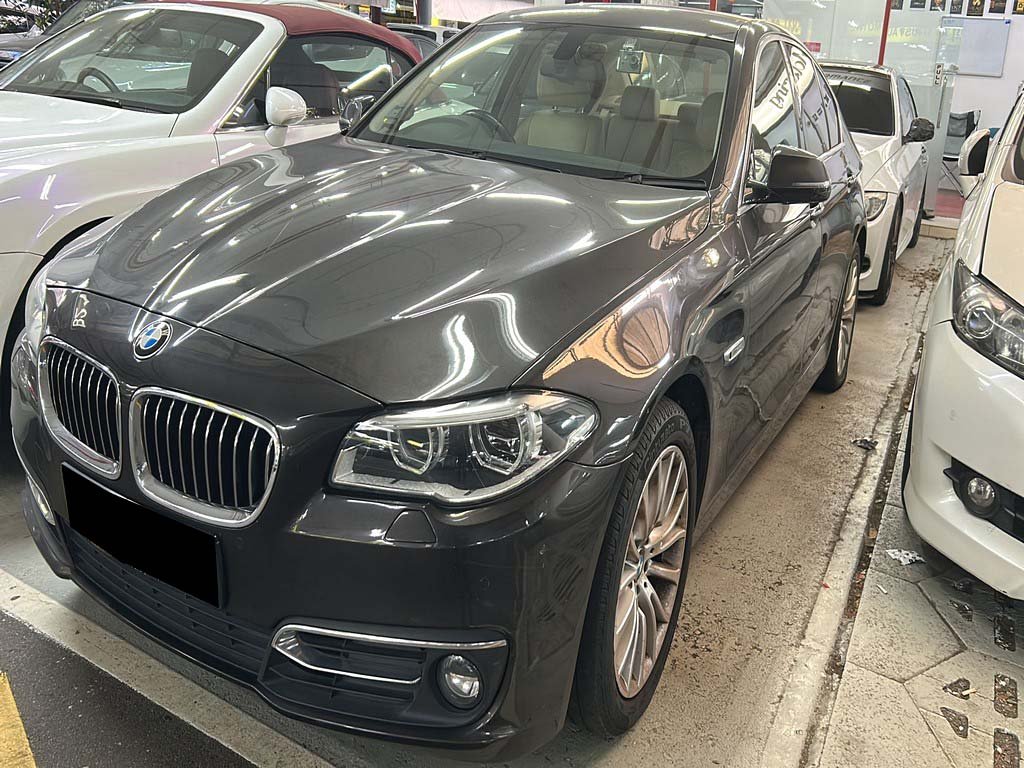 BMW 520i At D/ab 2wd 4dr Led Nav