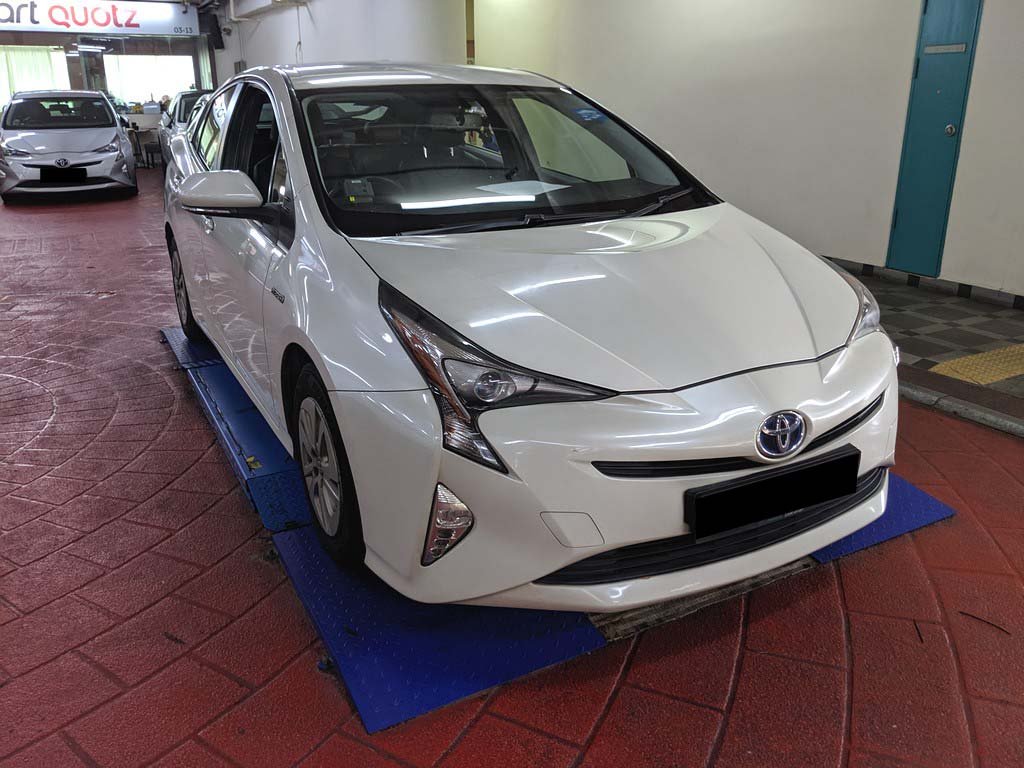 Toyota Prius 1.8 CVT (Hybrid)