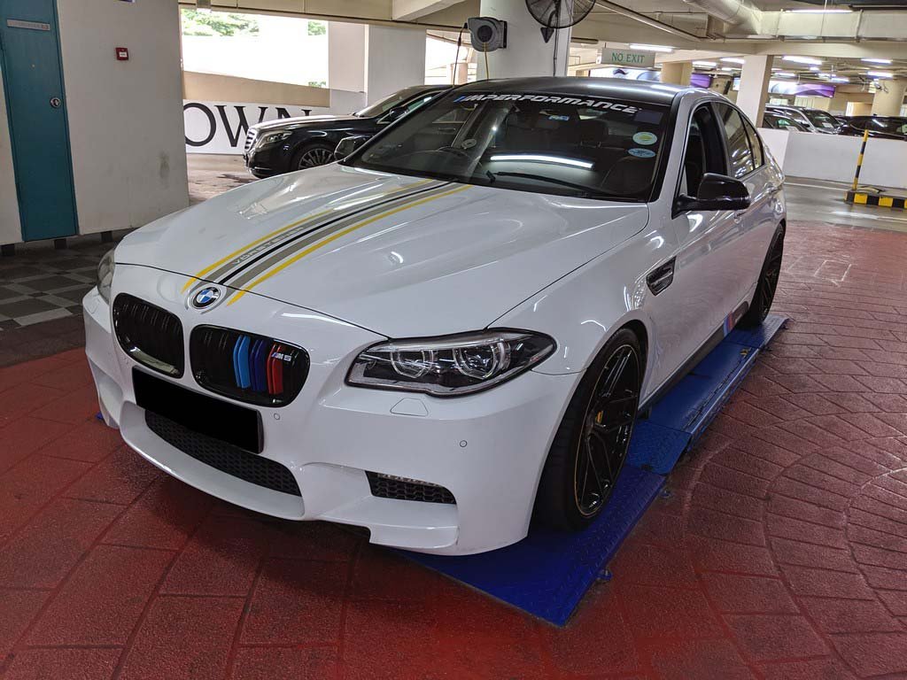 BMW 520I AT D/AB 2WD 4DR LED NAV