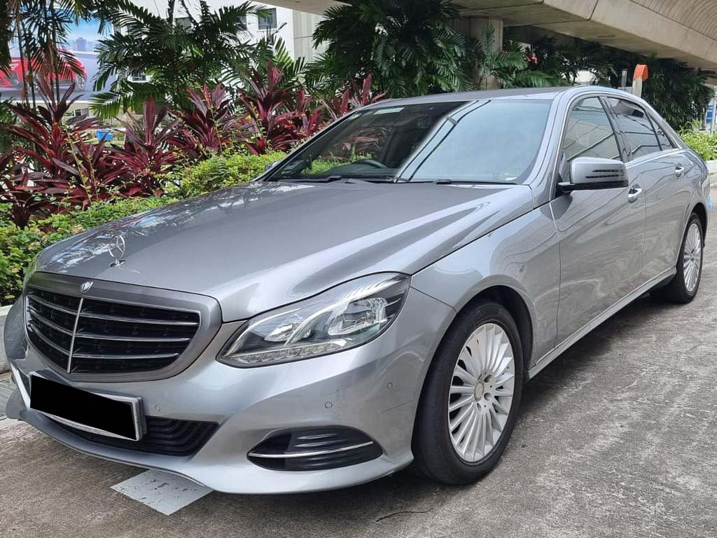 Mercedes Benz E200 Sedan (R17)