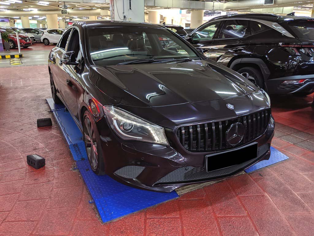 Mercedes Benz CLA180 (R18 BI)