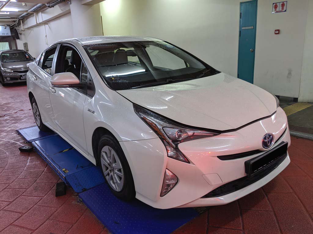 Toyota Prius 1.8 CVT (Hybrid)
