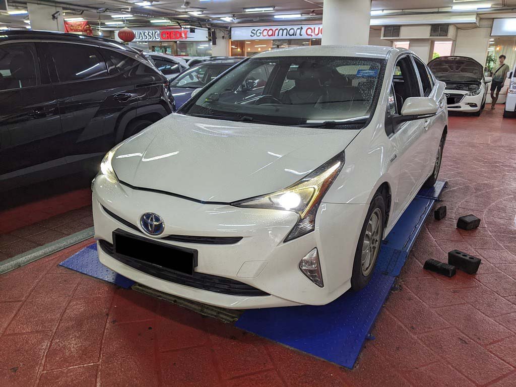 Toyota Prius 1.8 CVT (Hybrid)