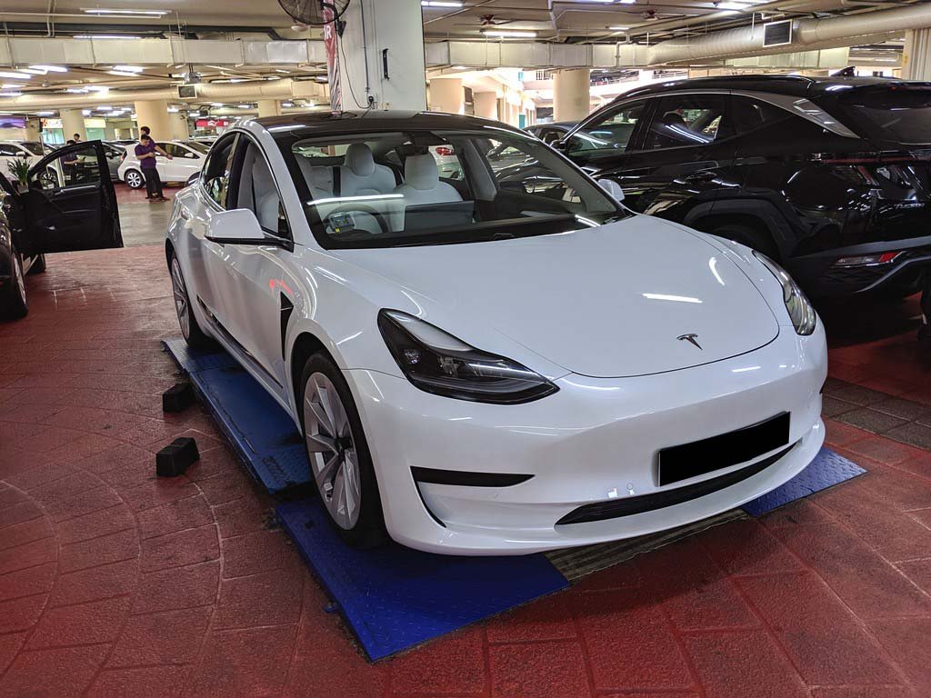 Tesla Model 3 Standard Range (Electric Vehicle)