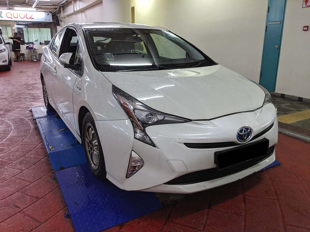 Toyota Prius 1.8 CVT (Hybrid)