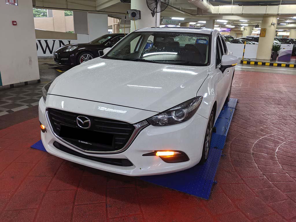 Mazda 3 Sedan 1.5 At Eu6