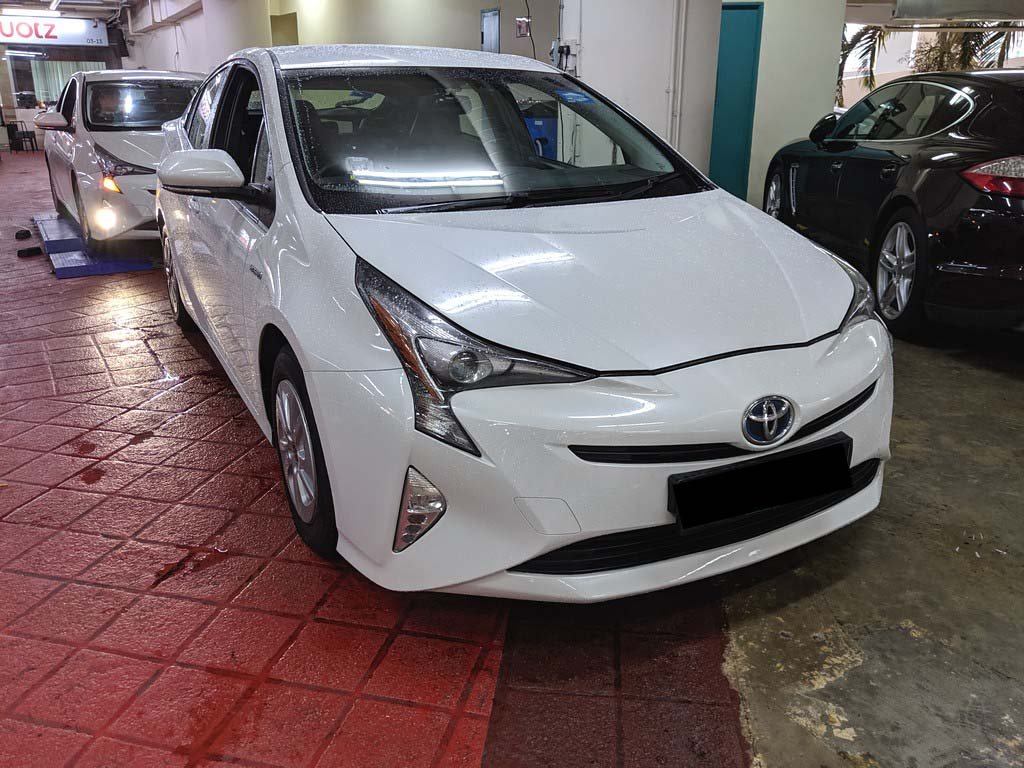 Toyota Prius 1.8 CVT (Hybrid)