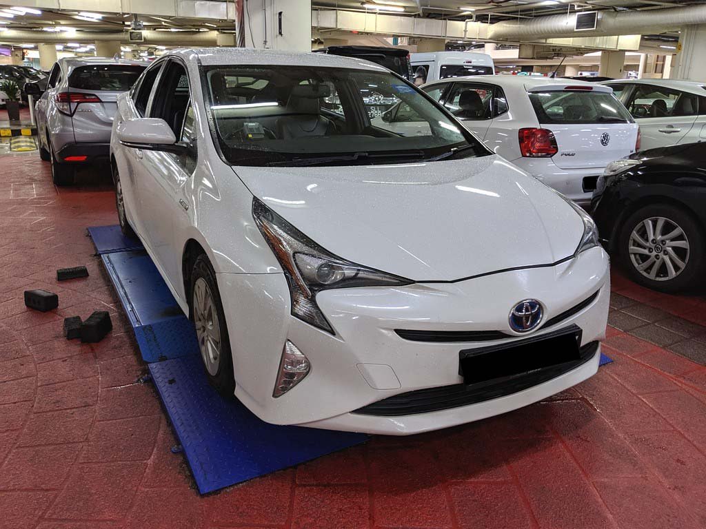 Toyota Prius 1.8 CVT (Hybrid)