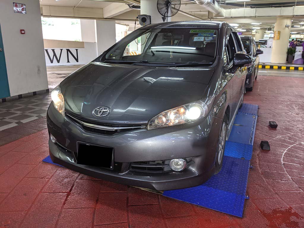 Toyota Wish 1.8 CVT
