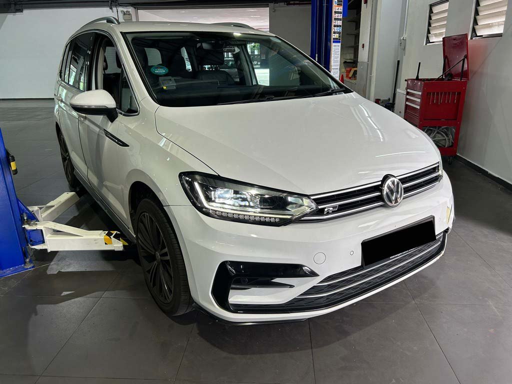 Volkswagen Touran 1.4 TSI R-Line Std RF