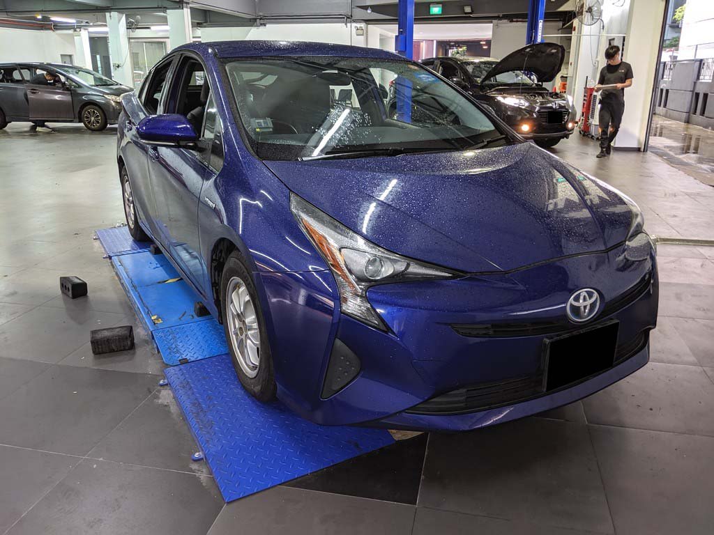 Toyota Prius 1.8S CVT (Hybrid)