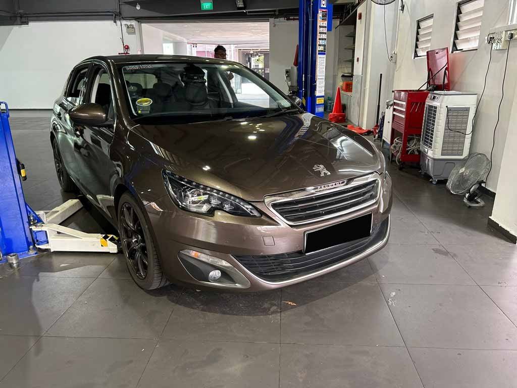 Peugeot 308 5dr Allure Puretech 1.2 A/t 2wd