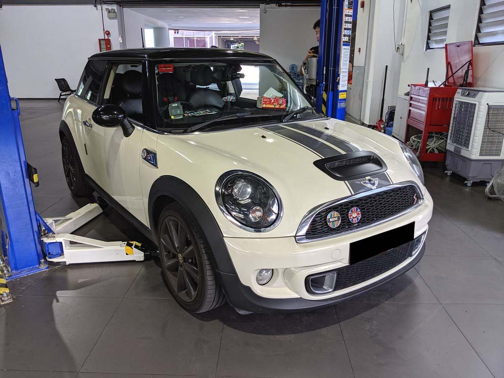 Mini Cooper S HB 1.6 AT HID ABS DSC 2WD
