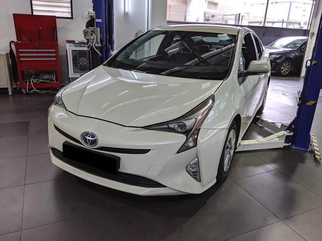 Toyota Prius 1.8 CVT (Hybrid)