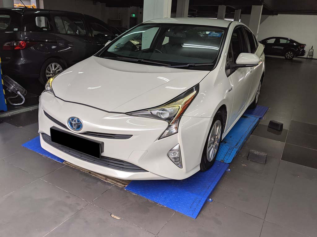 Toyota Prius 1.8 CVT (Hybrid)