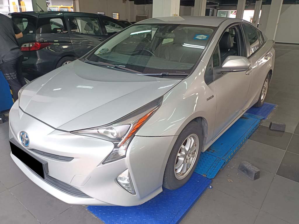 Toyota Prius 1.8 CVT (Hybrid)