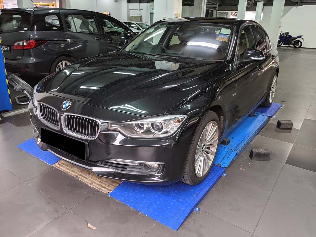 BMW 328I Sedan AT D/AB DSC HID NAV