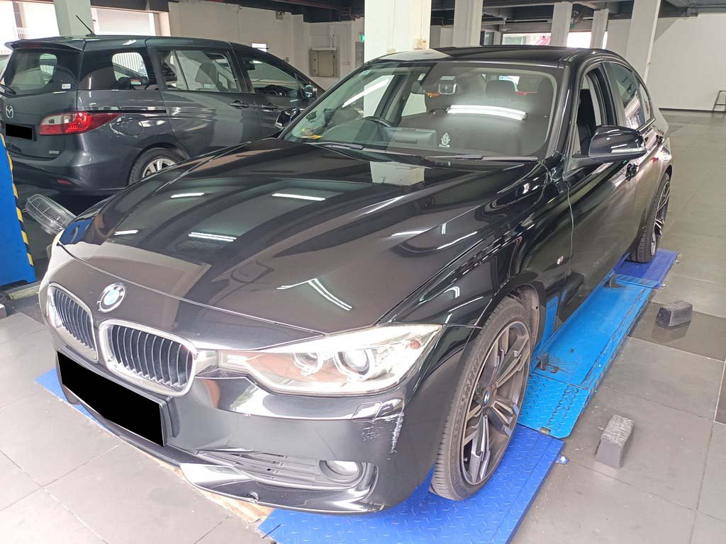 BMW 320I Sedan AT D/AB 4DR ABS HID