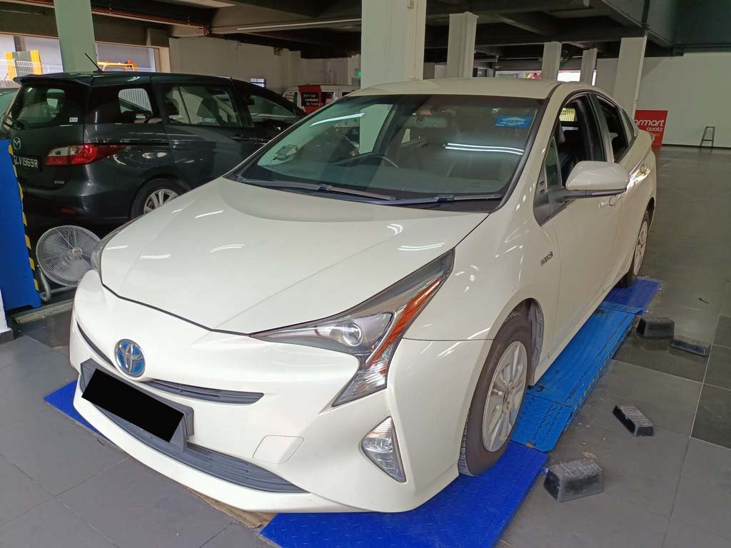 Toyota Prius 1.8 CVT (Hybrid)