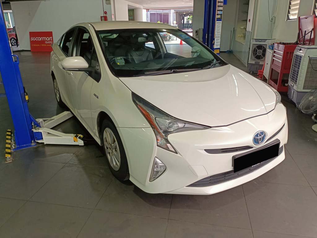 Toyota Prius 1.8 CVT (Hybrid)