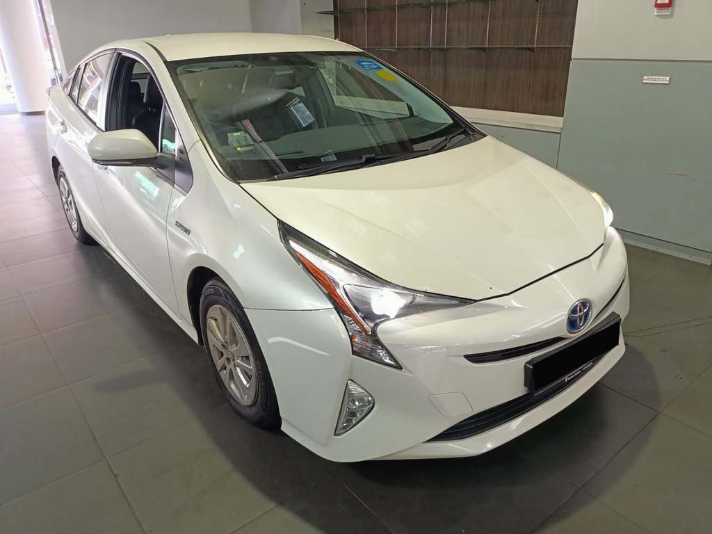Toyota Prius 1.8 CVT (Hybrid)