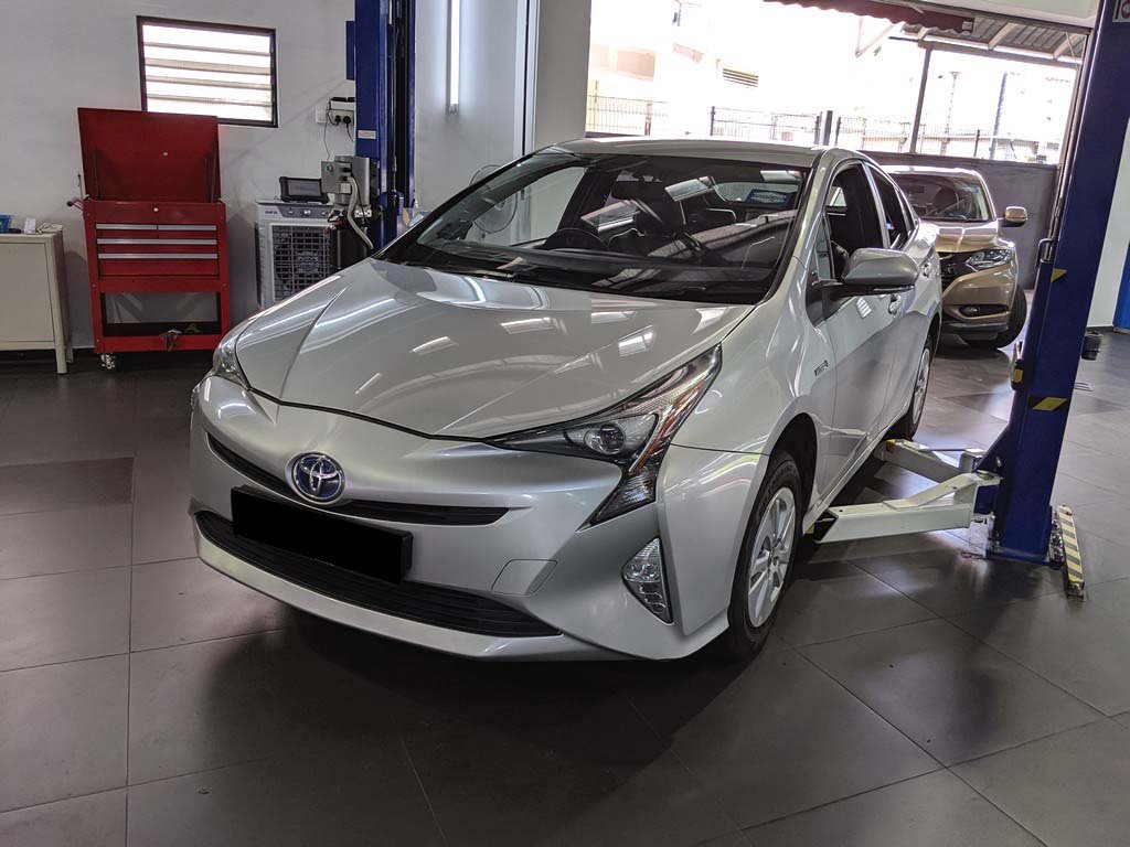 Toyota Prius 1.8 CVT (Hybrid)