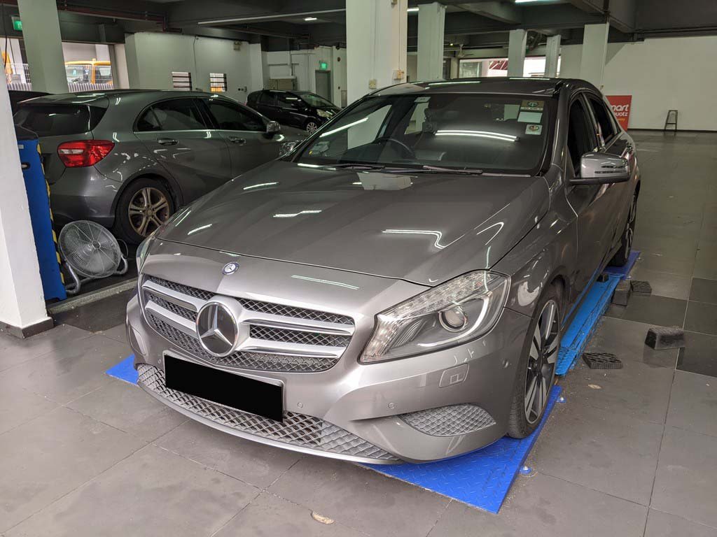 Mercedes Benz A200 (BI-Xenon)
