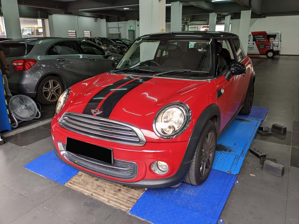 Mini Cooper Hatchback 1.6 At Abs DSC