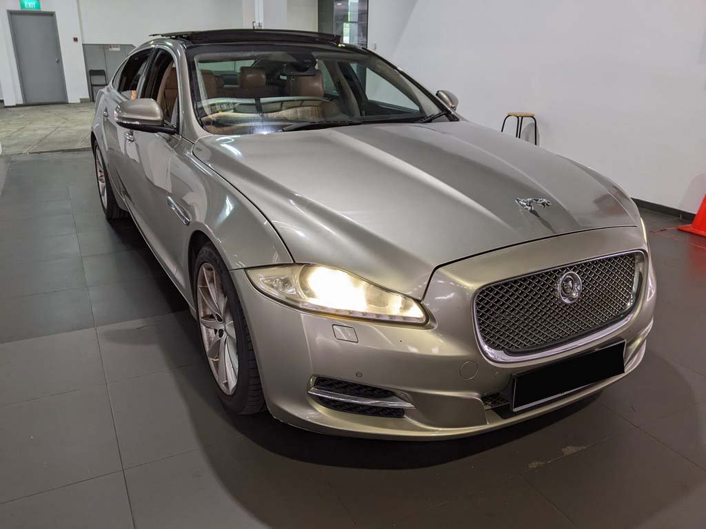 Jaguar XJ 5.0L At Sunroof (COE Till 12/2031)