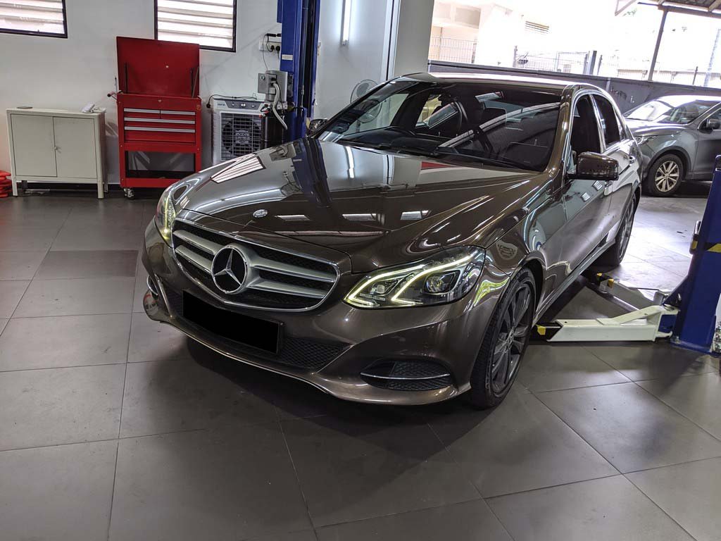 Mercedes Benz E200 Sedan (R18)