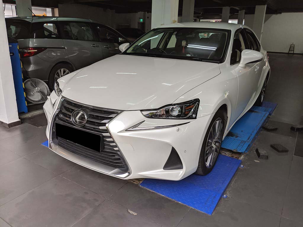 Lexus IS300 4DR Sedan (AT) (2WD) EXE