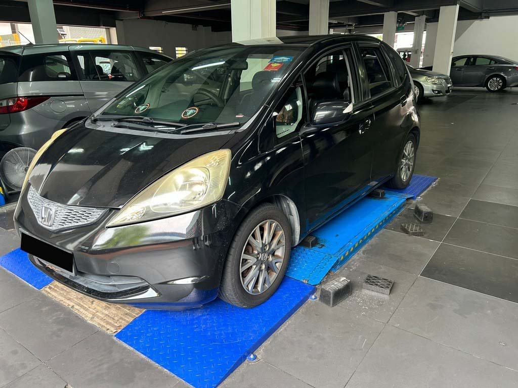 Honda Jazz 1.3L At (COE Till 03/2025)
