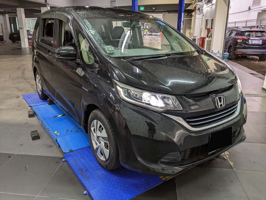 Honda Freed 1.5G Auto (Hybrid)