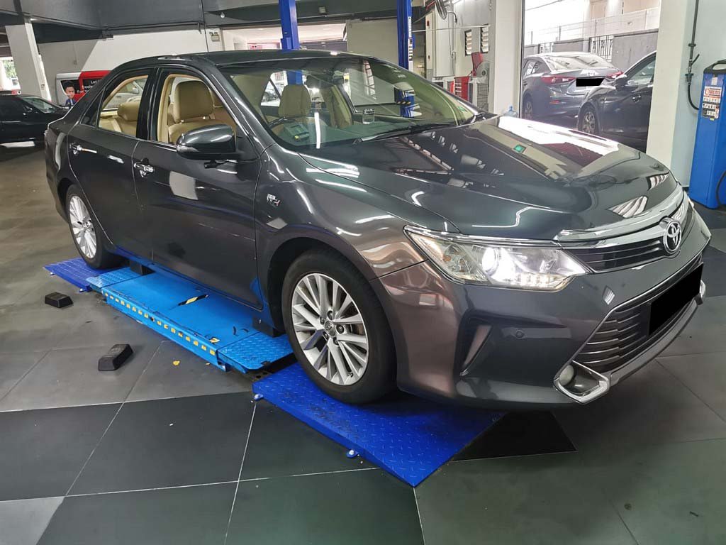 Toyota Camry 2.5 Auto