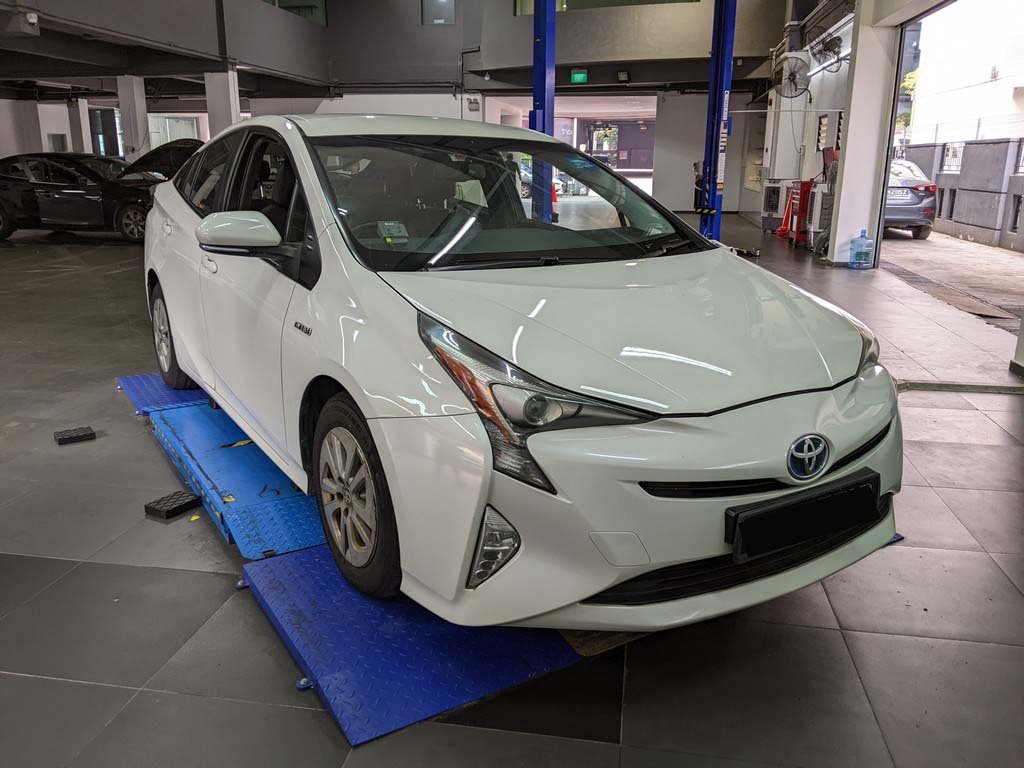 Toyota Prius 1.8 CVT (Hybrid)