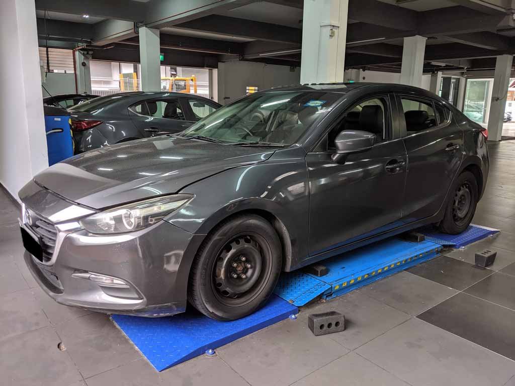 Mazda 3 Sedan 1.5 At Eu6