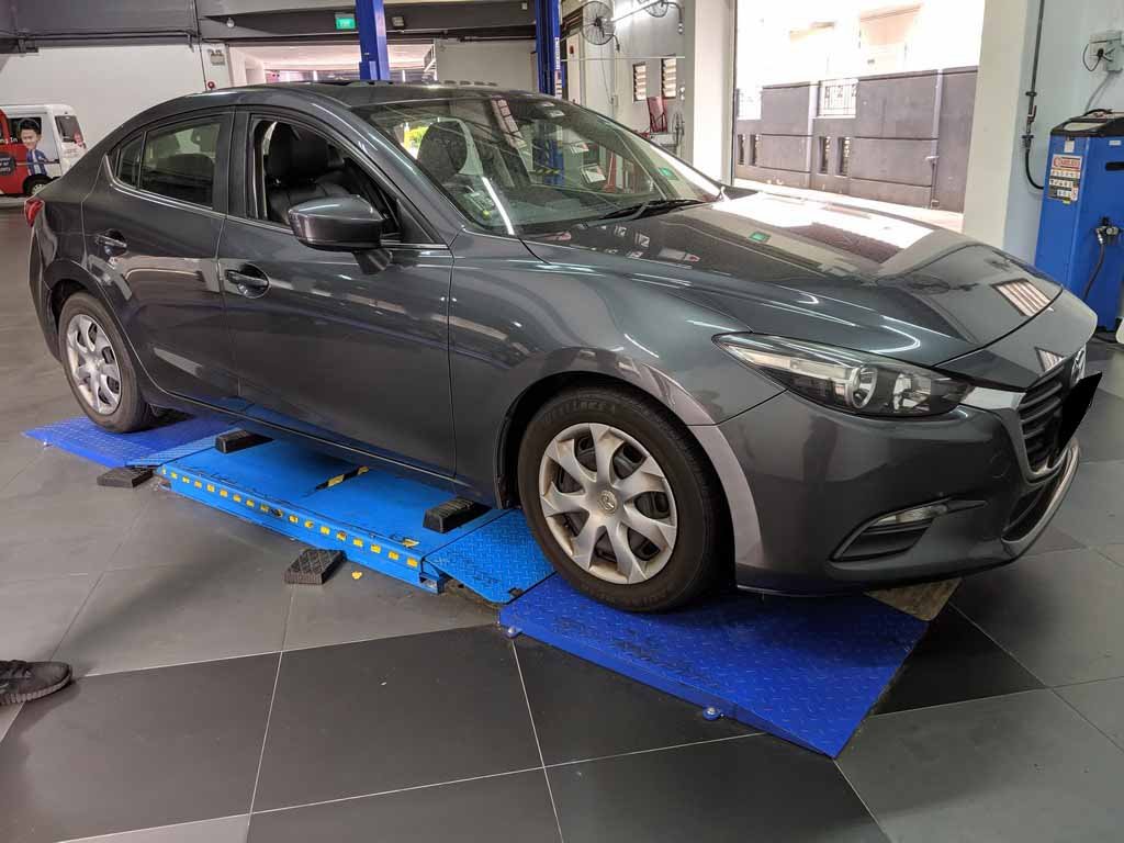 Mazda 3 Sedan 1.5 At Eu6