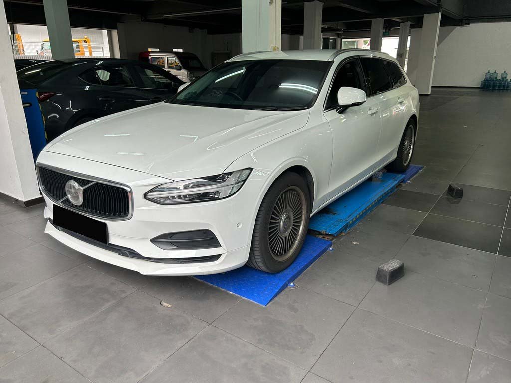 Volvo V90 T5 Momentum