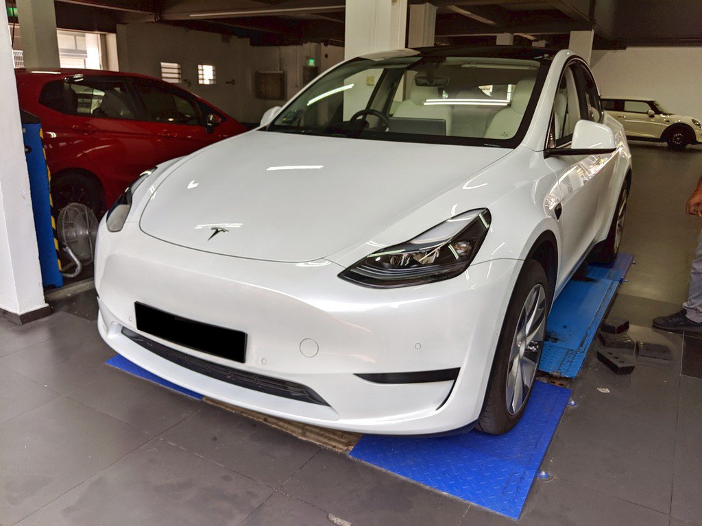 Tesla Model Y RWD (Electric Vehicle)