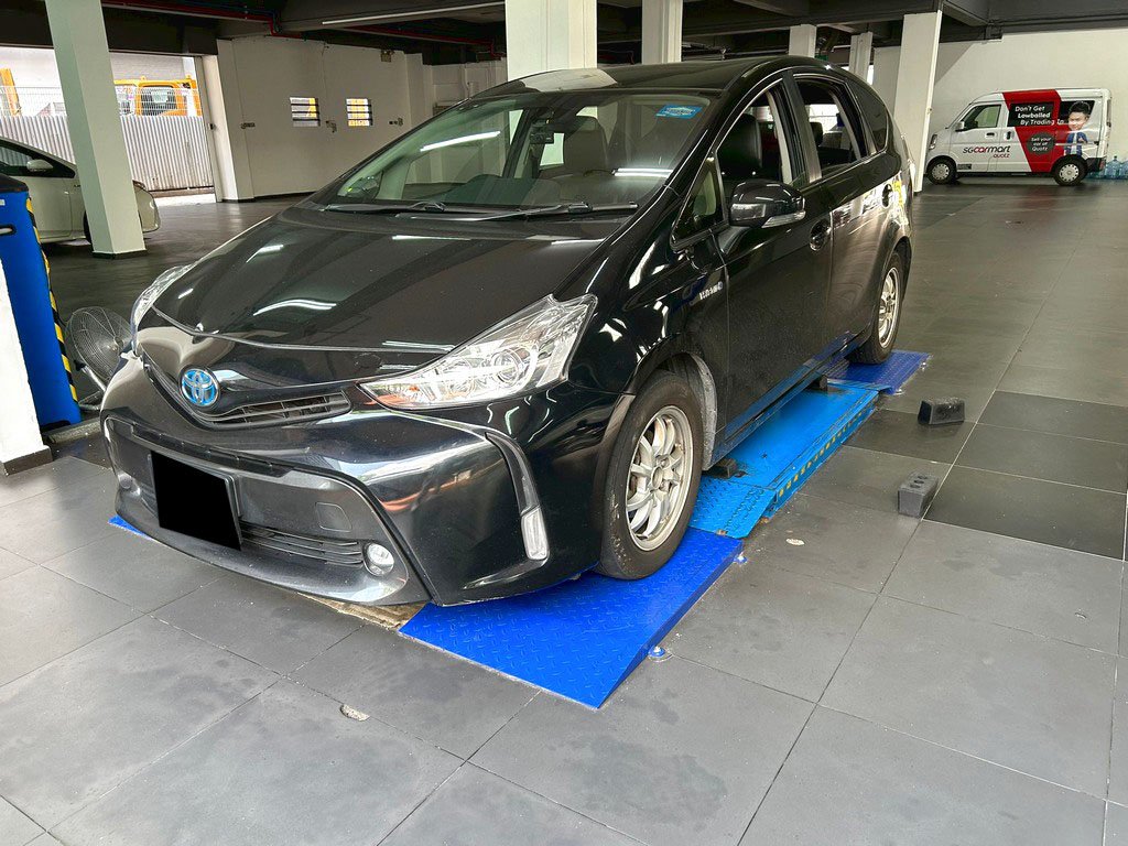 Toyota Prius Alpha 1.8s Cvt (Hybrid)